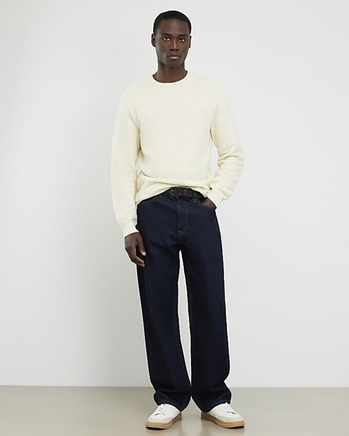 Krämfärgad slim fit-stickad tröja