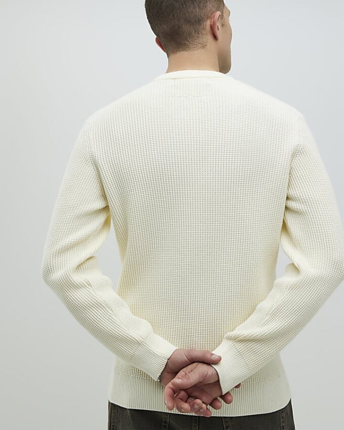 Krämfärgad slim fit-tröja i våffelstickat