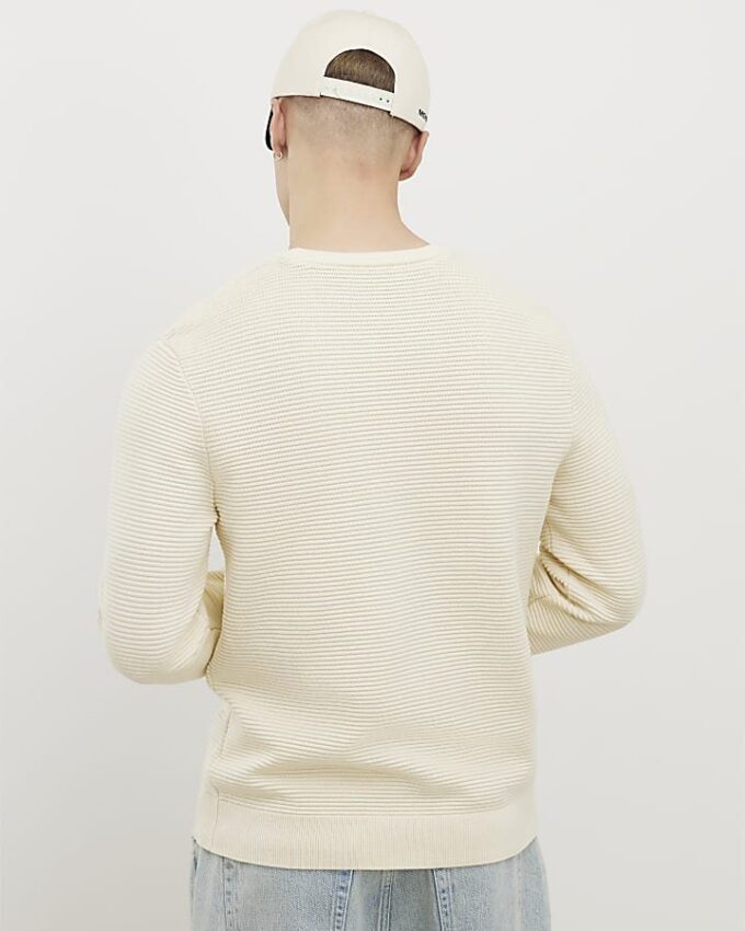 Krämfärgad slim fit-tröja med broderi