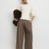 Krämfärgad T-shirt-tröja