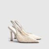 Krämfärgade slingback-klackar med virkade detaljer