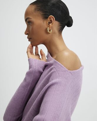 Lila ribbad off shoulder-tröja