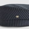 Marinblå beret med nålstreck