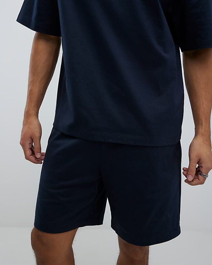 Marinblå boxy fit-T-shirt och shorts i set Marinblå boxy fit-T-shirt och shorts i set
