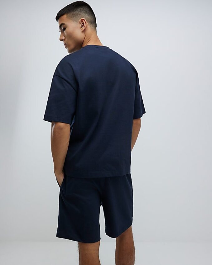 Marinblå boxy fit-T-shirt och shorts i set Marinblå boxy fit-T-shirt och shorts i set