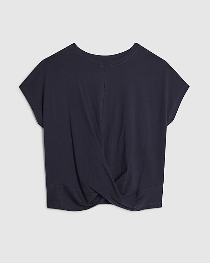 Marinblå kortärmad T-shirt med vridet framstycke