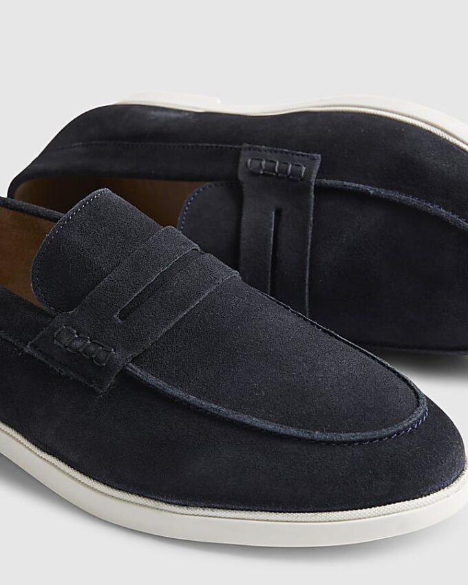 Marinblå loafers