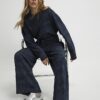 Marinblå premiumjoggingbyxor med krinkeleffekt och vida ben