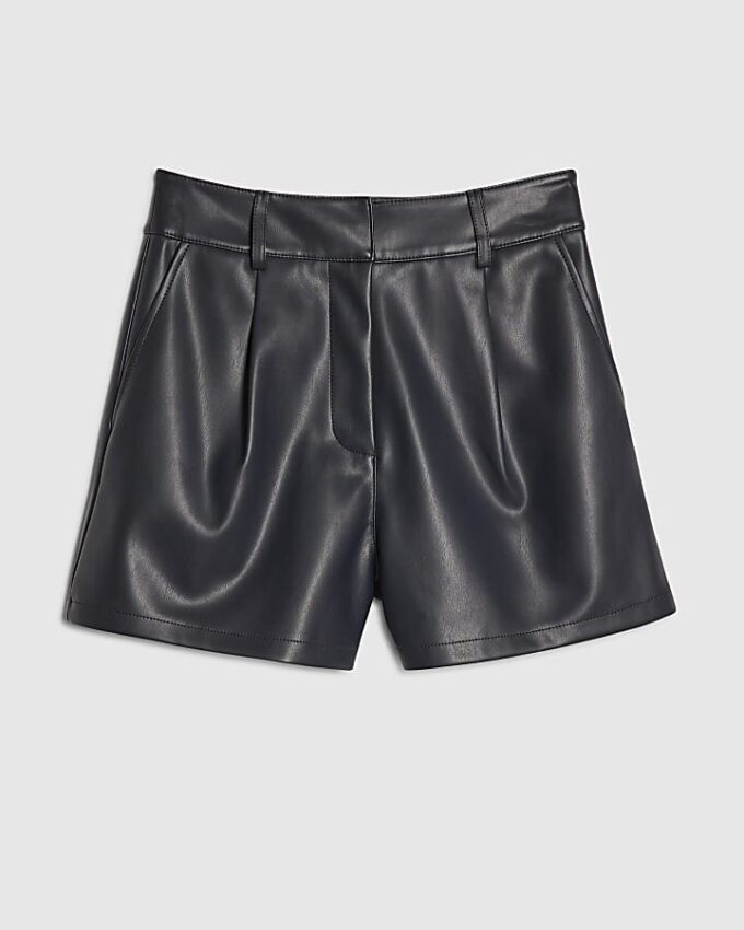 Marinblå skräddarsydda shorts i konstläder