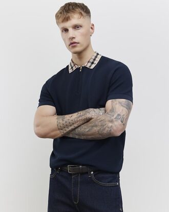 Marinblå slim fit-polotröja med rutig krage