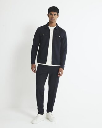 Marinblå slim fit-skjorta med dubbla fickor