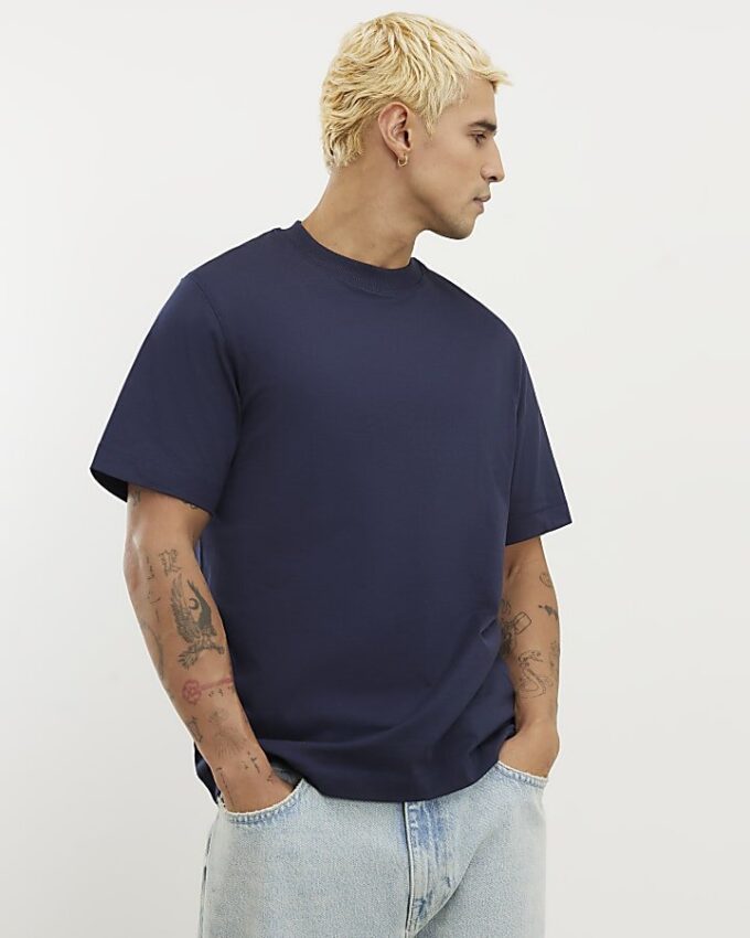 Marinblå T-shirt med normal passform