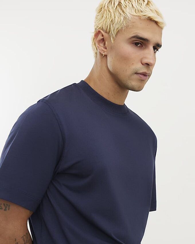 Marinblå T-shirt med normal passform