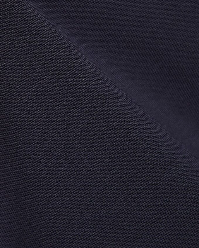 Marinblå T-shirt med normal passform