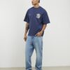 Marinblå T-shirt med oversized passform och Members Club-emblem