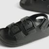 Mini Boys svarta formgjutna sandaler med dubbla remmar