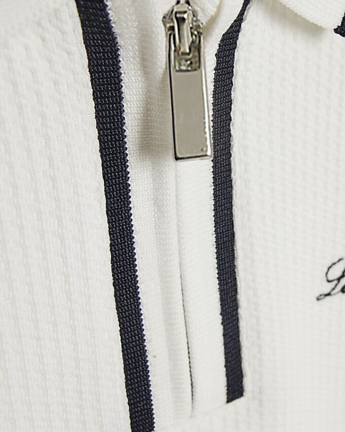 Mini Boys vit slim fit texturerad polotröja