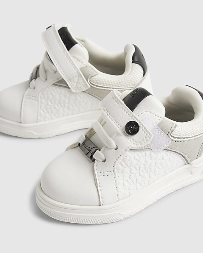 Mini Boys vita RI-präglade sneakers