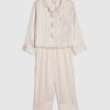 Mini-flickor rosa satinpyjamas med korsage Mini-flickor rosa satinpyjamas med korsage