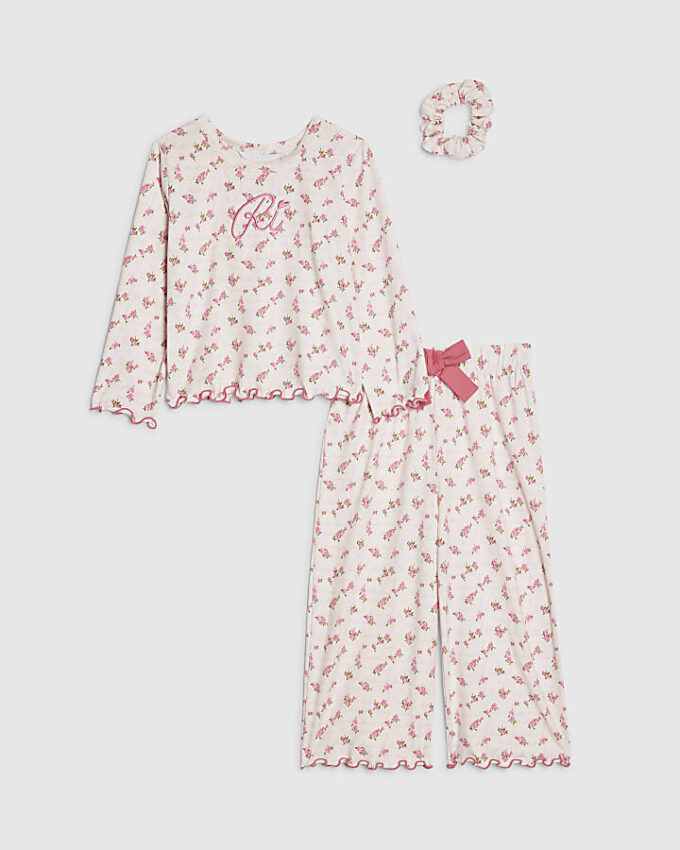 Mini-pyjamas för flickor i rosa med rosenknoppar Mini-pyjamas för flickor i rosa med rosenknoppar