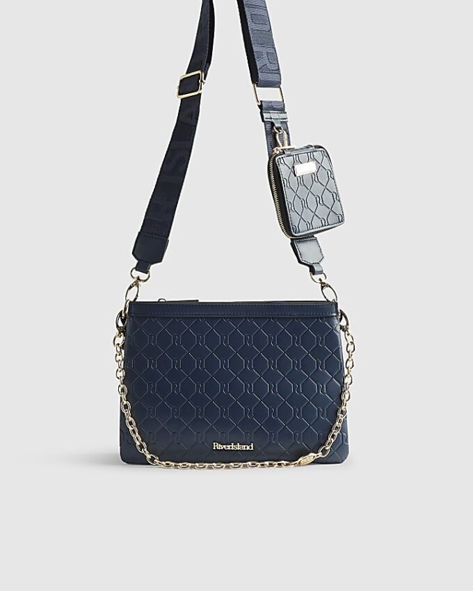 Navyblå crossbody-väska med präglad kedja fram