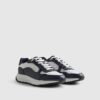 Navyfärgade färgblockerade sneakers