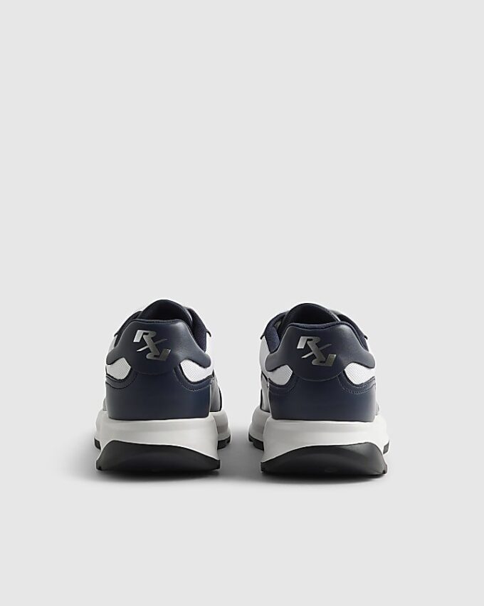 Navyfärgade färgblockerade sneakers