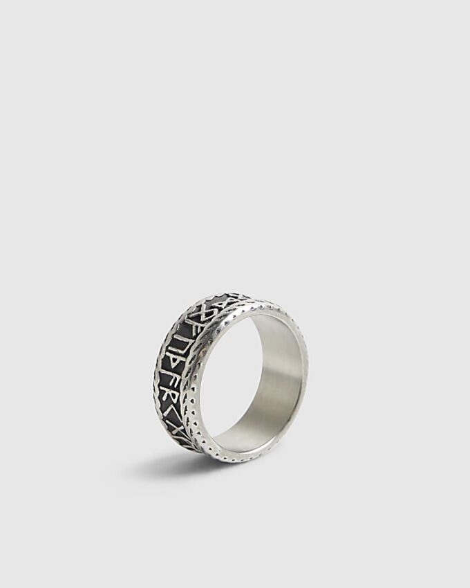 Nordisk ring i silverstål