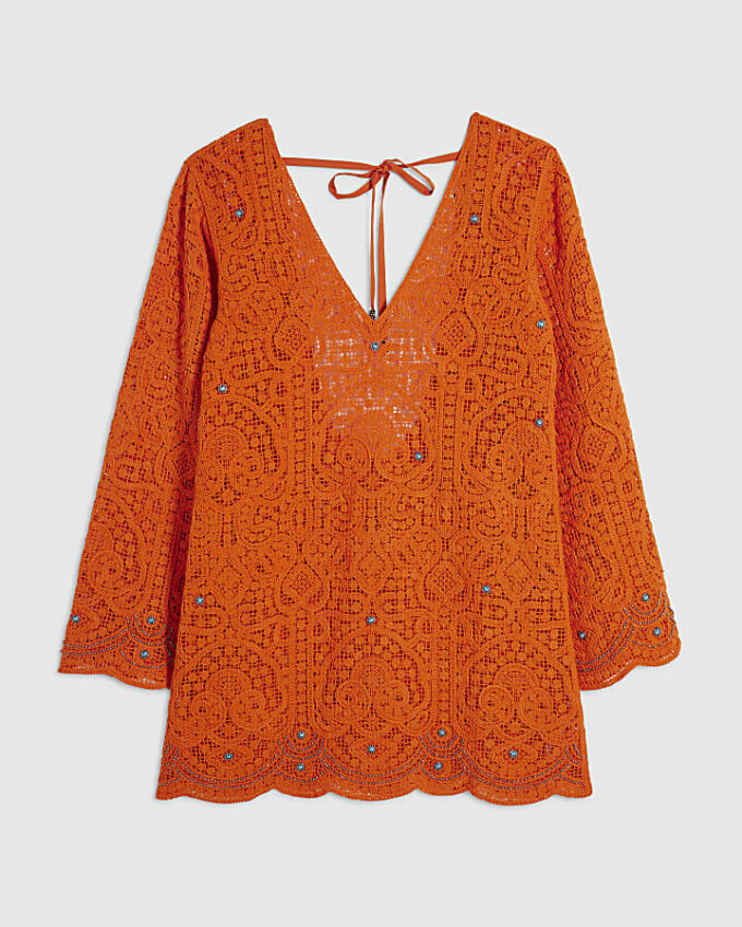 Orange strandtunika med virkade detaljer