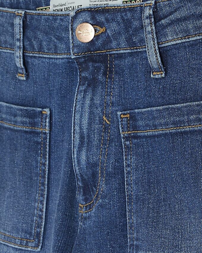 Petite blå högmidjade avslappnade flare-jeans Petite blå högmidjade avslappnade flare-jeans