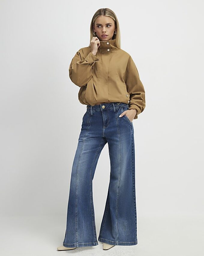 Petite blå högmidjade Snaffle Flared Jeans Petite blå högmidjade Snaffle Flared Jeans