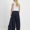 Petite blå pull-on-jeans med barellben