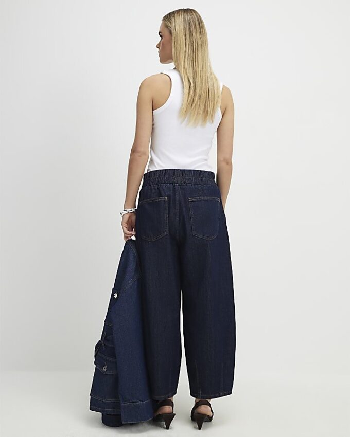 Petite blå pull-on-jeans med barellben
