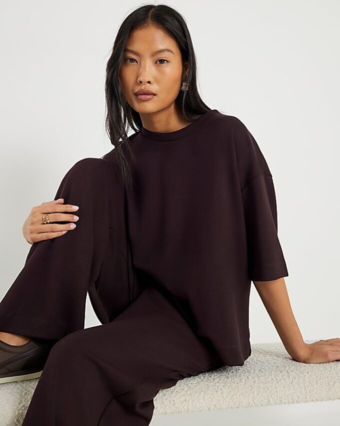 Petite brun premium-T-shirt med korta ärmar