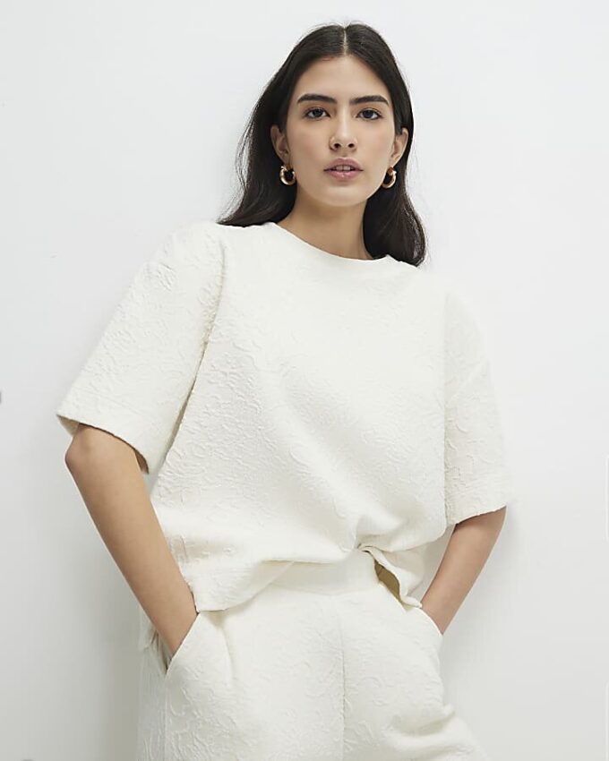 Petite Cream kortärmad jacquard-T-shirt