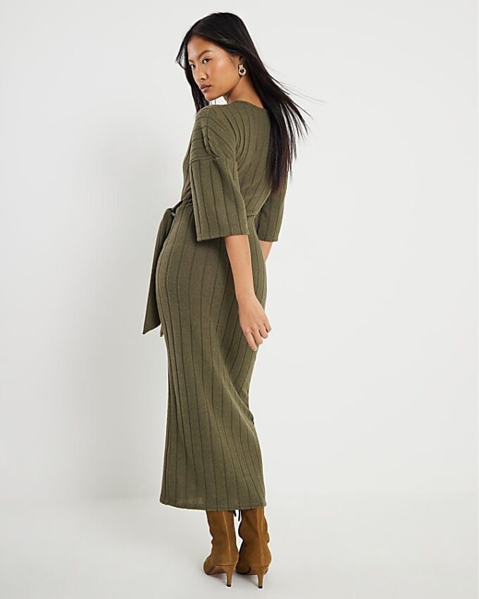 Petite Khaki kortärmad ribbad mysig klänning