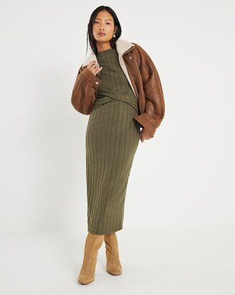 Petite Khaki långärmad mysig midiklänning