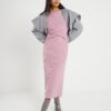 Petite rosa långärmad mysig twist-midiklänning