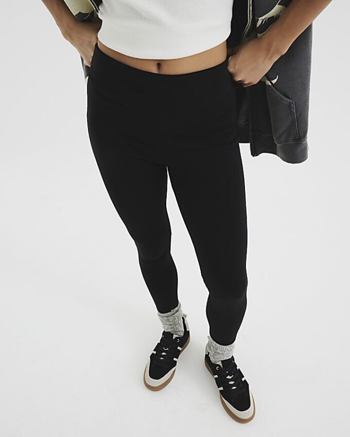 Petite svarta leggings med hög midja Petite svarta leggings med hög midja