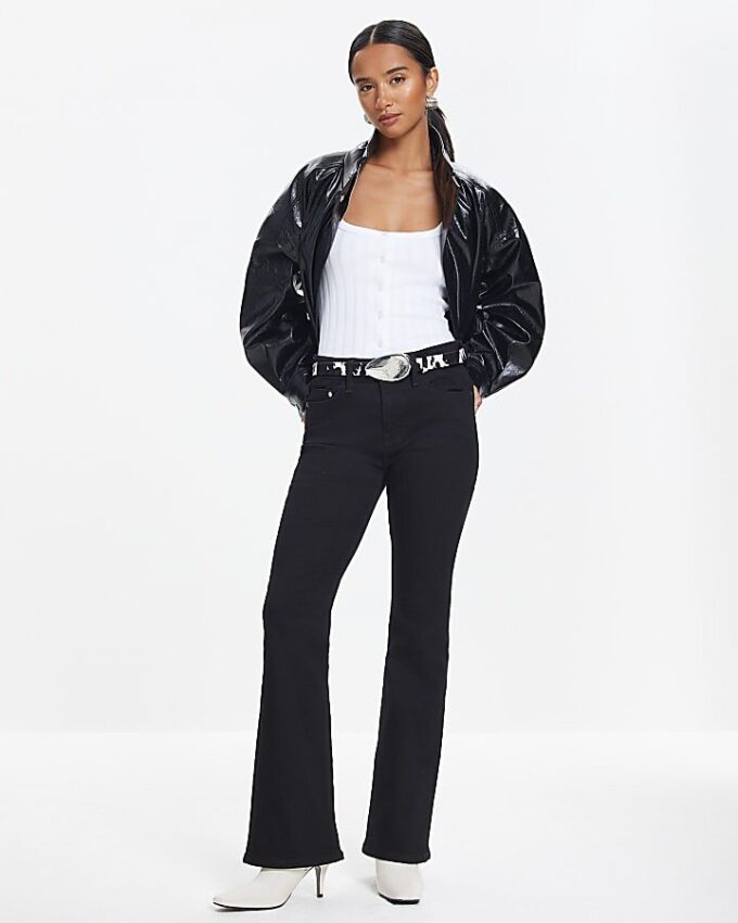 Petite svarta midhögt skurna flared jeans Petite svarta midhögt skurna flared jeans