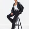 Petite svarta midhögt skurna flared jeans Petite svarta midhögt skurna flared jeans