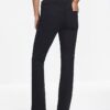 Petite svarta midhögt skurna flared jeans Petite svarta midhögt skurna flared jeans