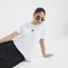 Petite vit More Love Club T-shirt