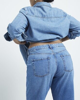 Plusblå jeans med hög midja och raka ben