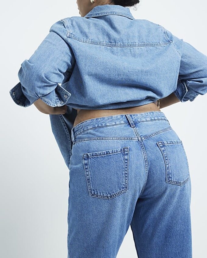 Plusblå jeans med hög midja och raka ben Plusblå jeans med hög midja och raka ben