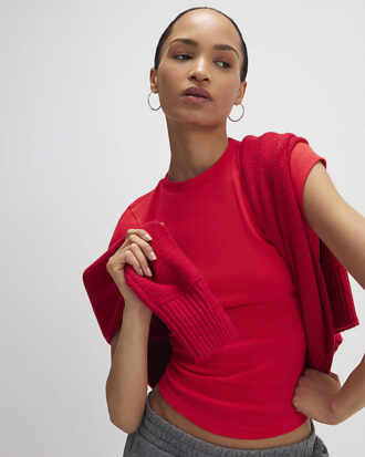 Röd figursydd ribbad T-shirt