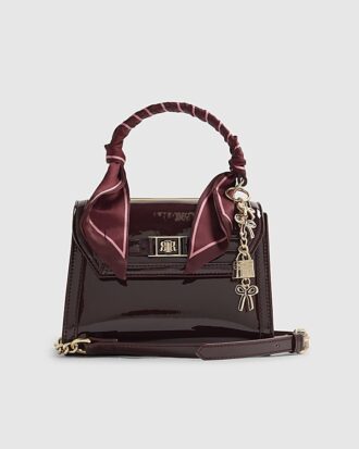 Röd mini-crossbody-väska i lackläder
