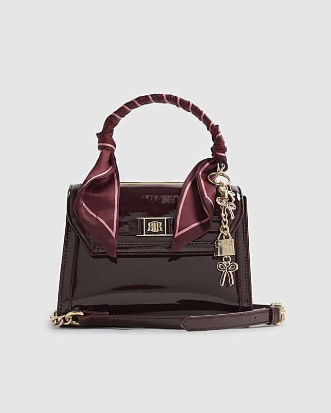 Röd mini-crossbody-väska i lackläder