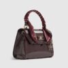 Röd mini-crossbody-väska i lackläder