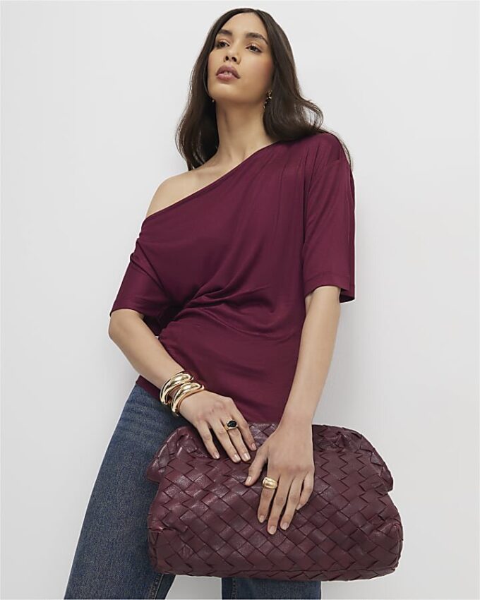 Röd off-shoulder-top med drapering